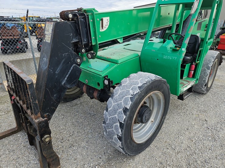 2016-jlg-8042-image-4