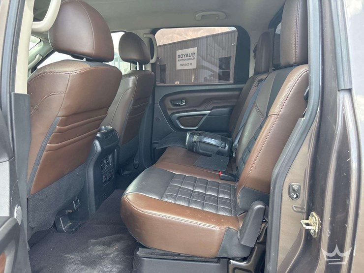 2016-nissan-titan-image-17
