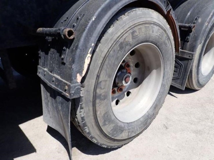 2007-axle-end-dump-image-33