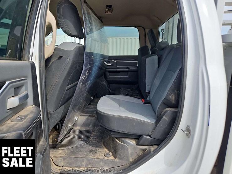 2020-dodge-2500-image-18