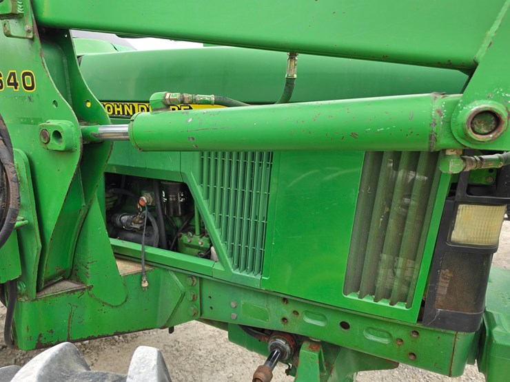 2000-john-deere-6210-image-7