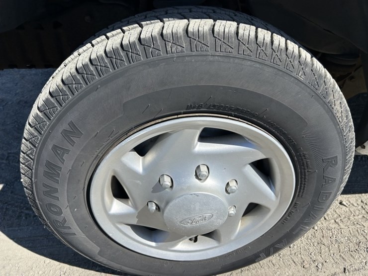 2002-ford-e250-image-9