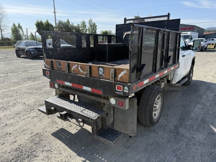 2016-gmc-sierra-2500-image-4