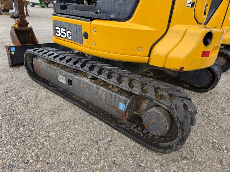 2020-deere-35g-image-12