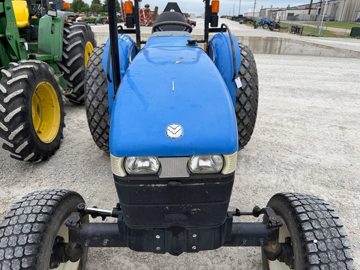 2014-new-holland-workmaster-65-image-3