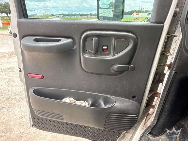 2008-gmc-c8500-t/a-dump-truck-image-12