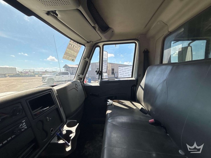 2015-international-durastar-4300-image-11