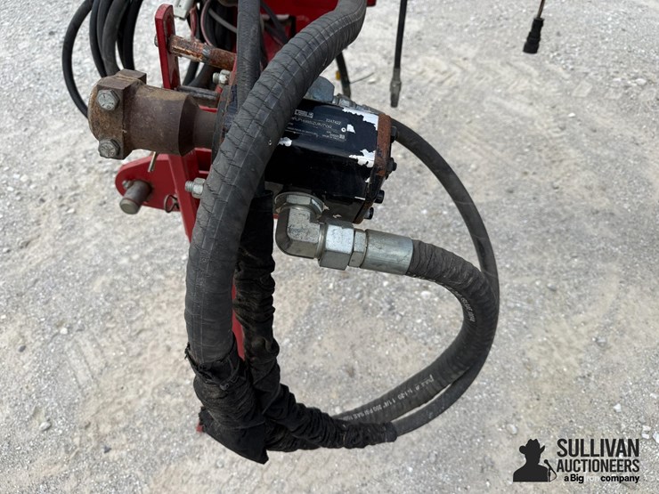 2014-case-ih-1255-image-14
