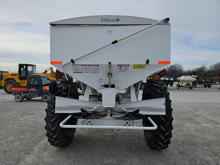 #205229-•-2022-dalton-800-fert-spreader-image-8