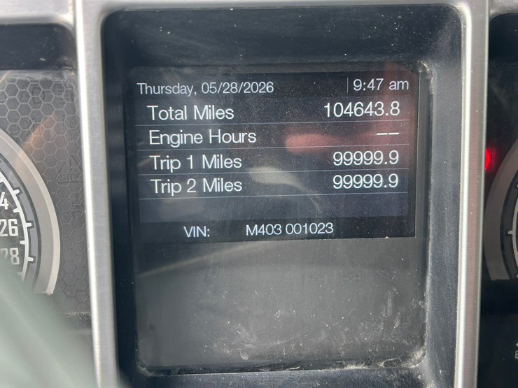 2019-mack-granite-104fr-image-21