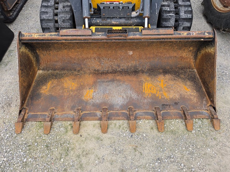 2023-deere-325g-image-3