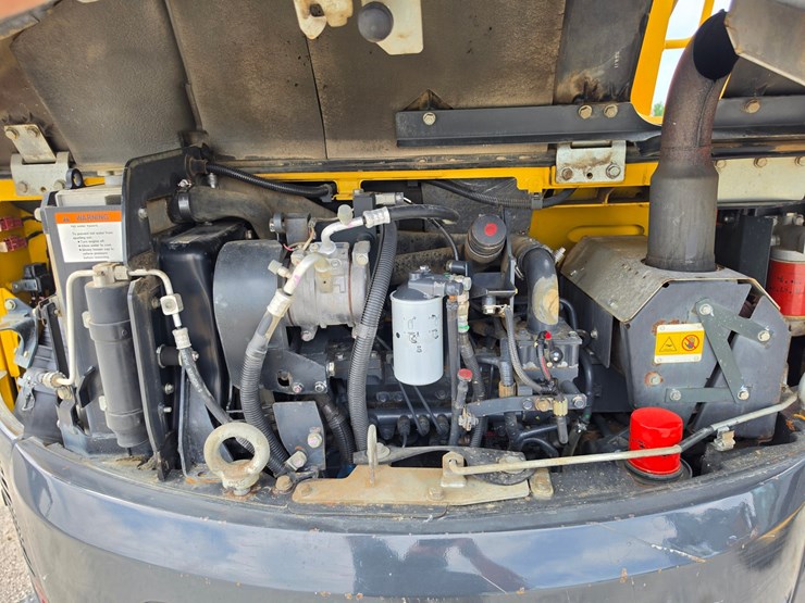 2013-komatsu-pc88mr-8-image-16