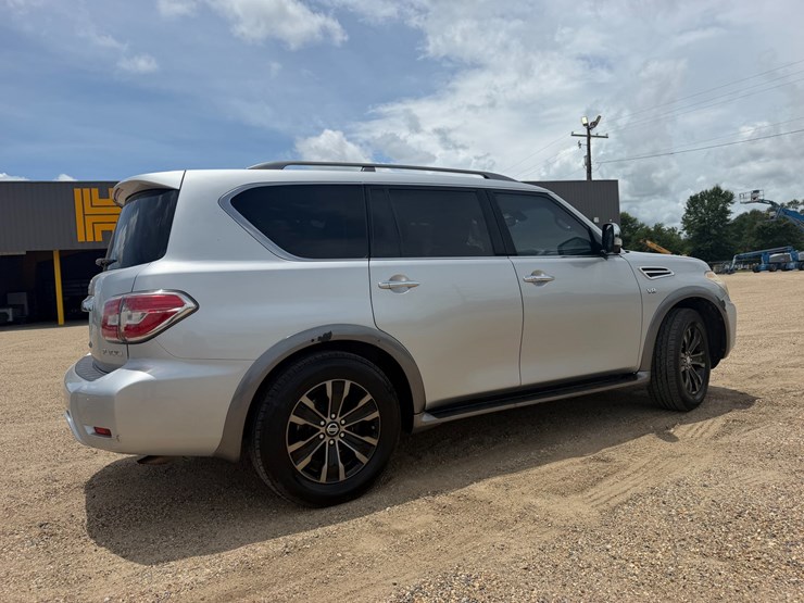 2017-nissan-armada-image-3