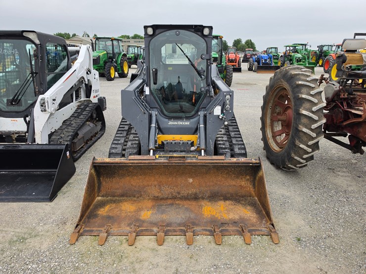 2023-deere-325g-image-2