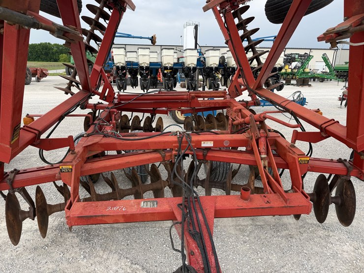 case-ih-3950-image-3