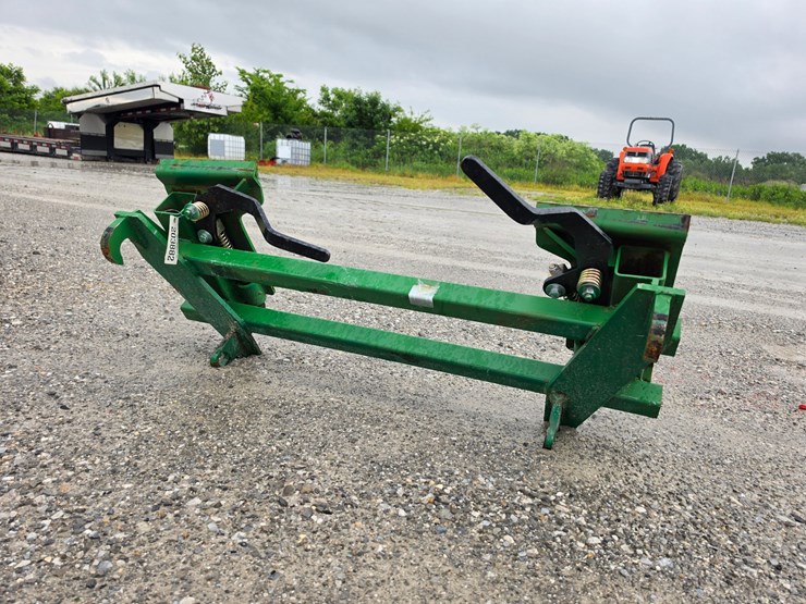 #203882-•-john-deere-euro-to-ss-adapter-image-2