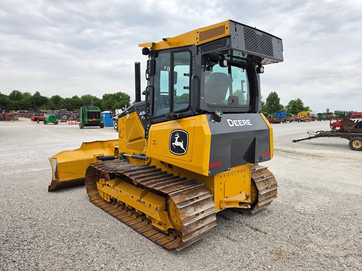 2023-deere-450-lgp-image-16
