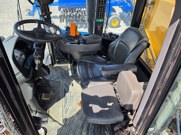 #205941-•-2014-agco-rg1300-spreader-image-5