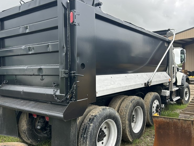 2019-mack-granite-104fr-image-8