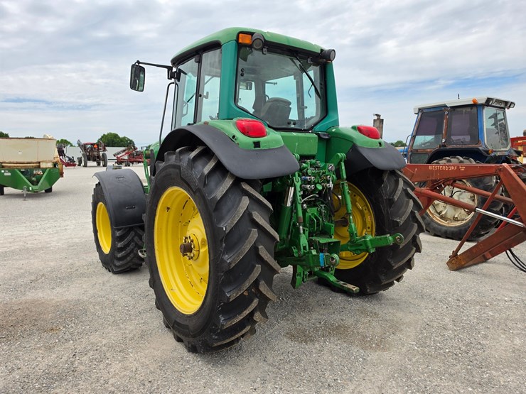 2003-john-deere-7520-image-12