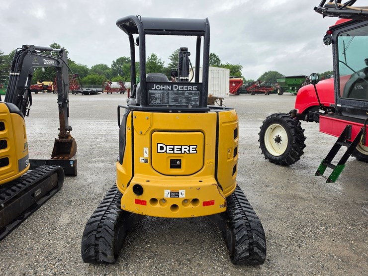 2020-deere-35g-image-14