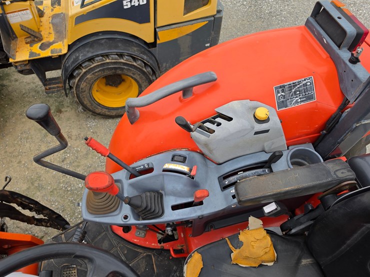 2017-kubota-m5-091-image-12