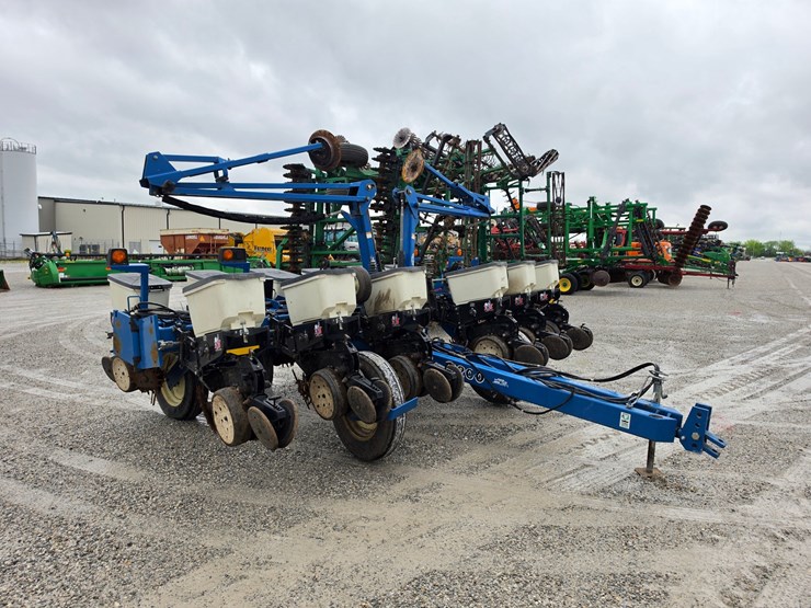 2004-kinze-3200-image-15