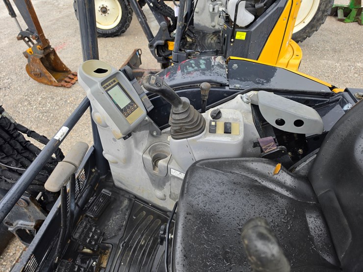2020-deere-35g-image-9