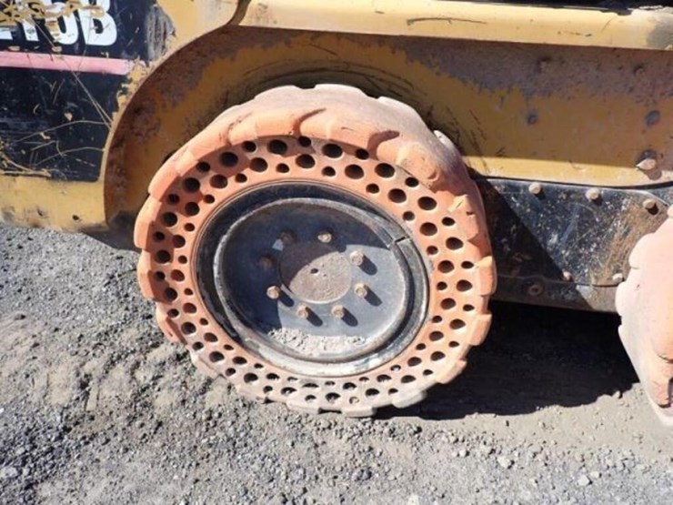 2006-caterpillar-216b-image-37