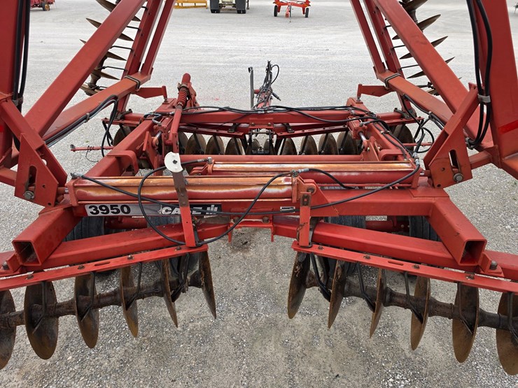2001-case-ih-3950-image-8