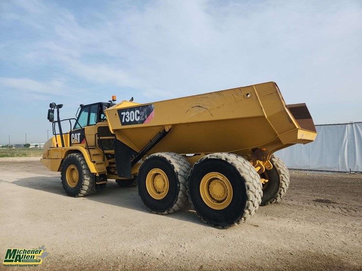2017-caterpillar-730-image-3