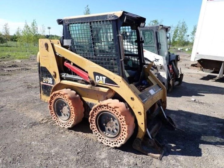 2006-caterpillar-216b-image-3