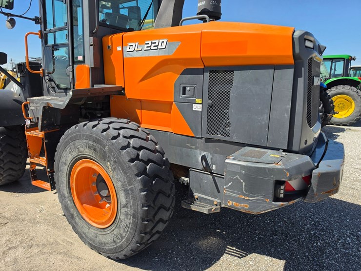 2021-doosan-dl220-image-16