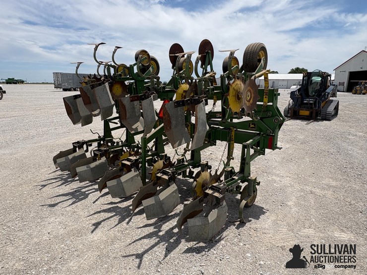 john-deere-845-image-5
