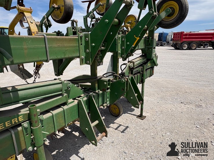 john-deere-845-image-13