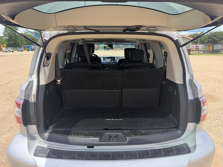 2017-nissan-armada-image-6