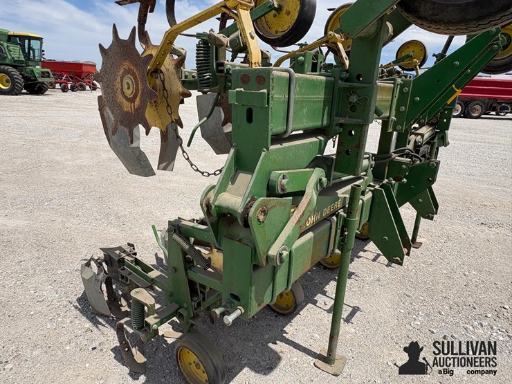 john-deere-845-image-15