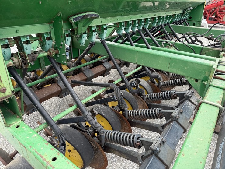 john-deere-750-image-12