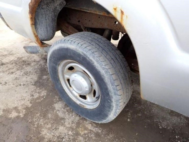 2013-ford-f250-xl-image-40
