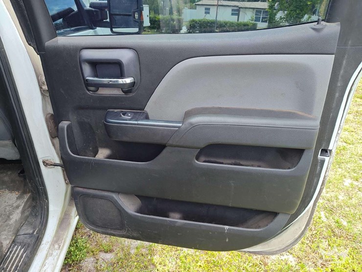 2019-chevrolet-silverado-3500-image-12