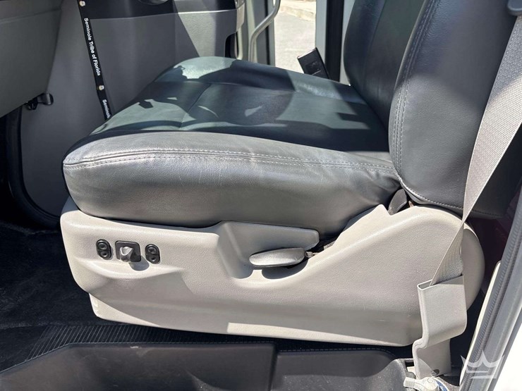 2017-ford-e350-image-14