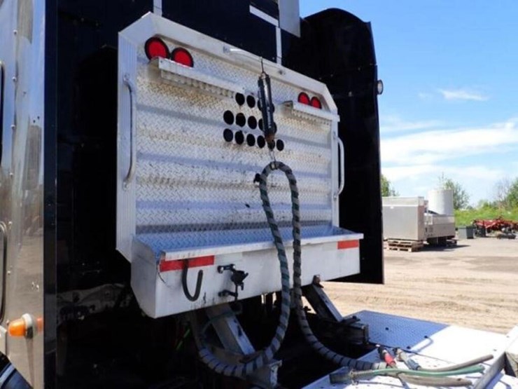 2018-freightliner-coronado-122-image-44