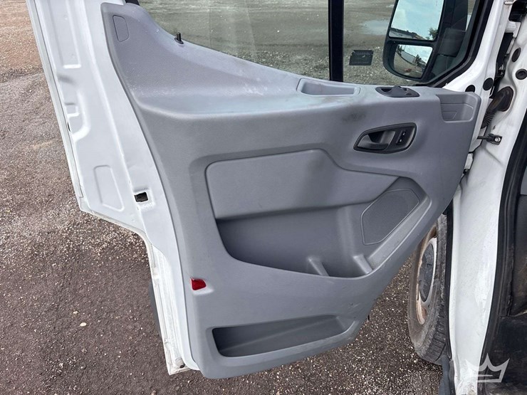 2018-ford-transit-image-16