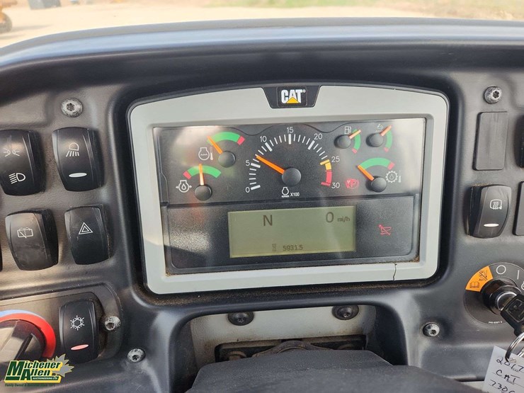 2017-caterpillar-730-image-11