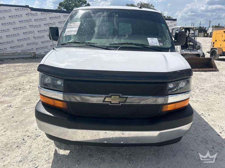 2017-chevrolet-express-2500-image-22