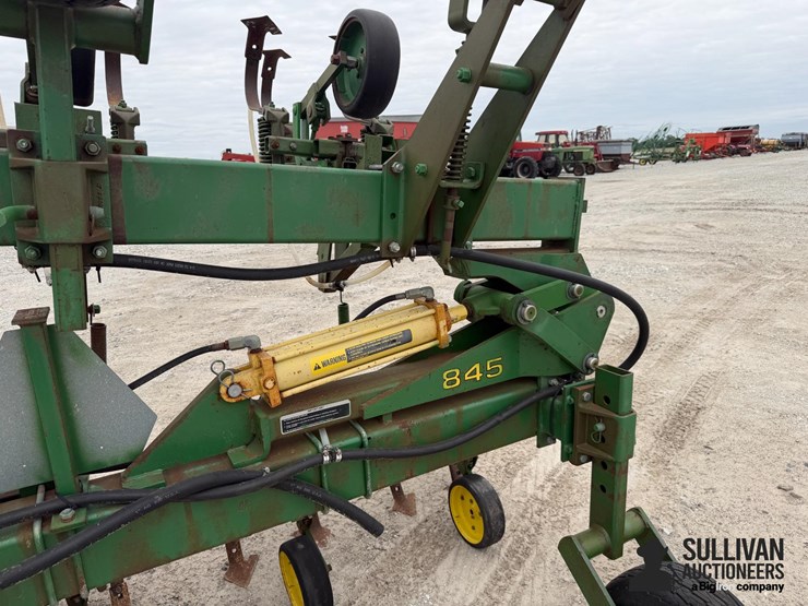 john-deere-845-image-13