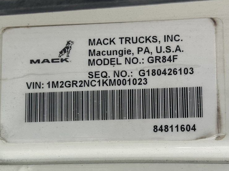 2019-mack-granite-104fr-image-10