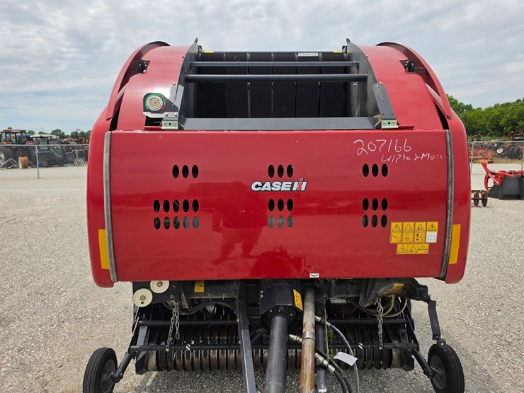 2014-case-ih-rb465-image-3