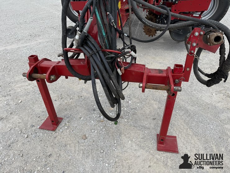2014-case-ih-1255-image-9