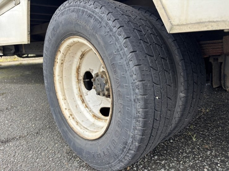 2012-ford-e350-image-10